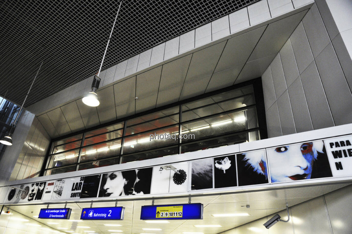 Franz Graf: SUED - U-Bahn Station Südtirolerplatz