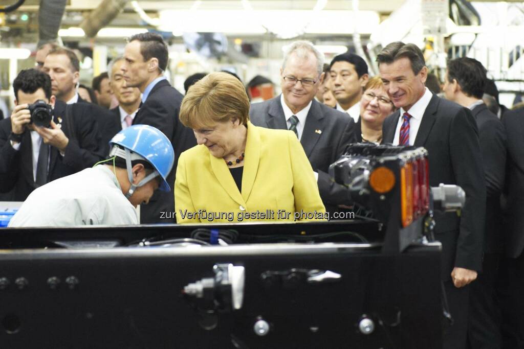 Angela Merkel besucht Daimler Trucks in Japan (10.03.2015) 