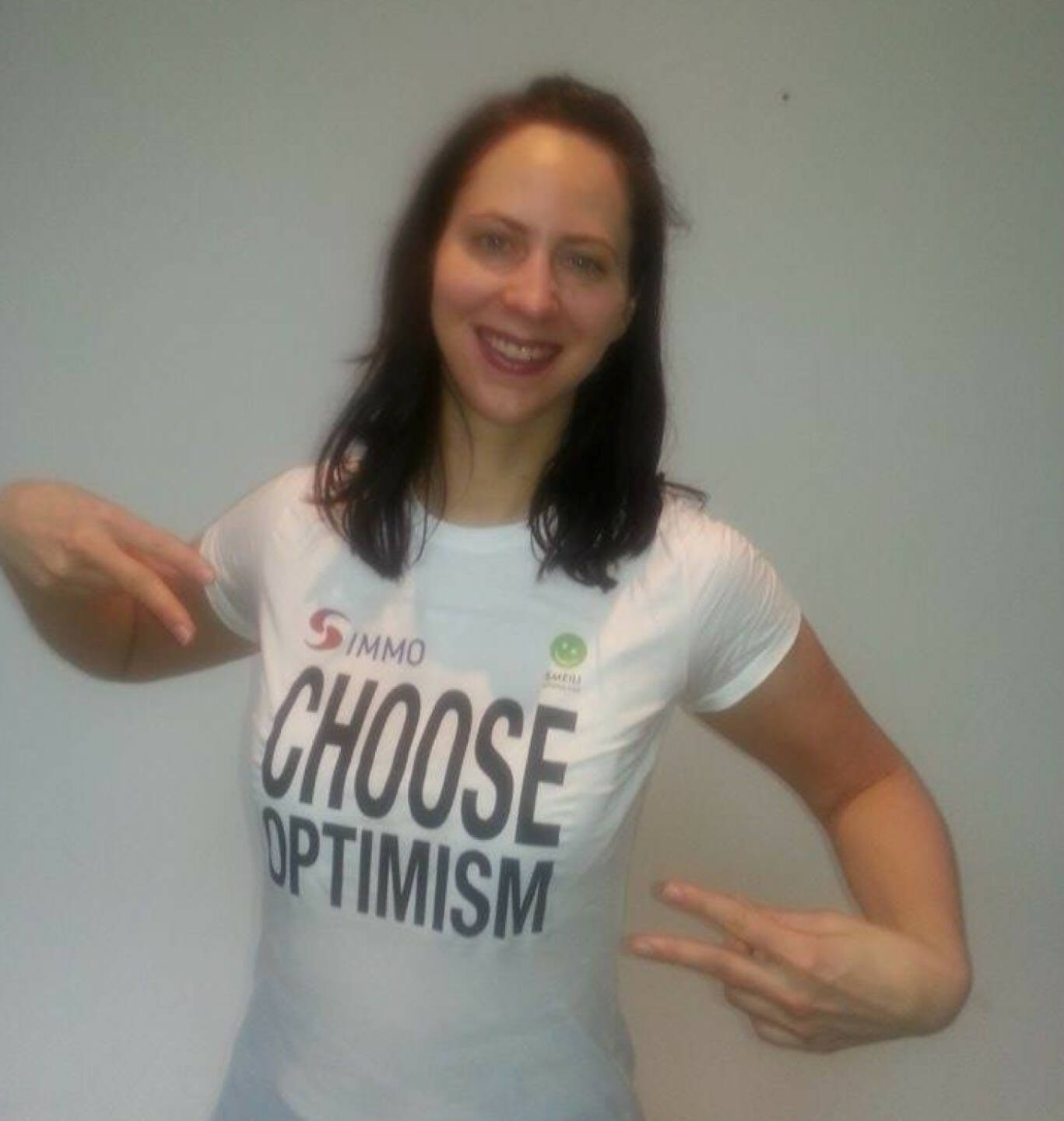 Lisa Grüner (Special Public Affairs) Choose Optimism, Shirt in der S Immo / Smeil-Edition
