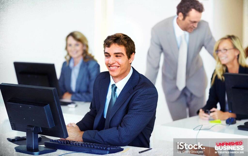 Mike Pancake and Dan Trunkman (Vince Vaughn) are supportive businessmen - Smiling business man sitting at his computer desk, iStock, Getty Images (16.03.2015) 