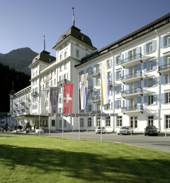 Bild 3: Die Immofinanz Group hat einen Kaufvertrag über 100% der Anteile an der Schweizer Les Bains de St. Moritz Holding AG, Eigentümerin des Kempinski Grand Hotel des Bains, unterzeichnet und zieht sich damit weiter aus dem nicht zum Kerngeschäft zählenden Hotelbereich zurück. Käufer ist ein internationaler Investor, die Transaktion erfolgte über Buchwert. Das Closing findet voraussichtlich im März 2013 statt, über weitere Details wurde Stillschweigen vereinbart (c) Immofinanz (18.02.2013) 