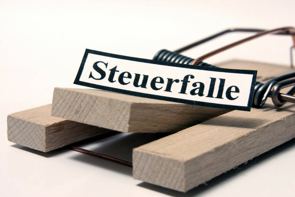 Steuerfalle, Kostenfalle, Steuern, Steuer, Falle, Ausgaben, Geld, Budget, http://www.shutterstock.com/de/pic-202847737/stock-photo-tax-trap-german-sign.html, © www.shutterstock.com (17.03.2015) 