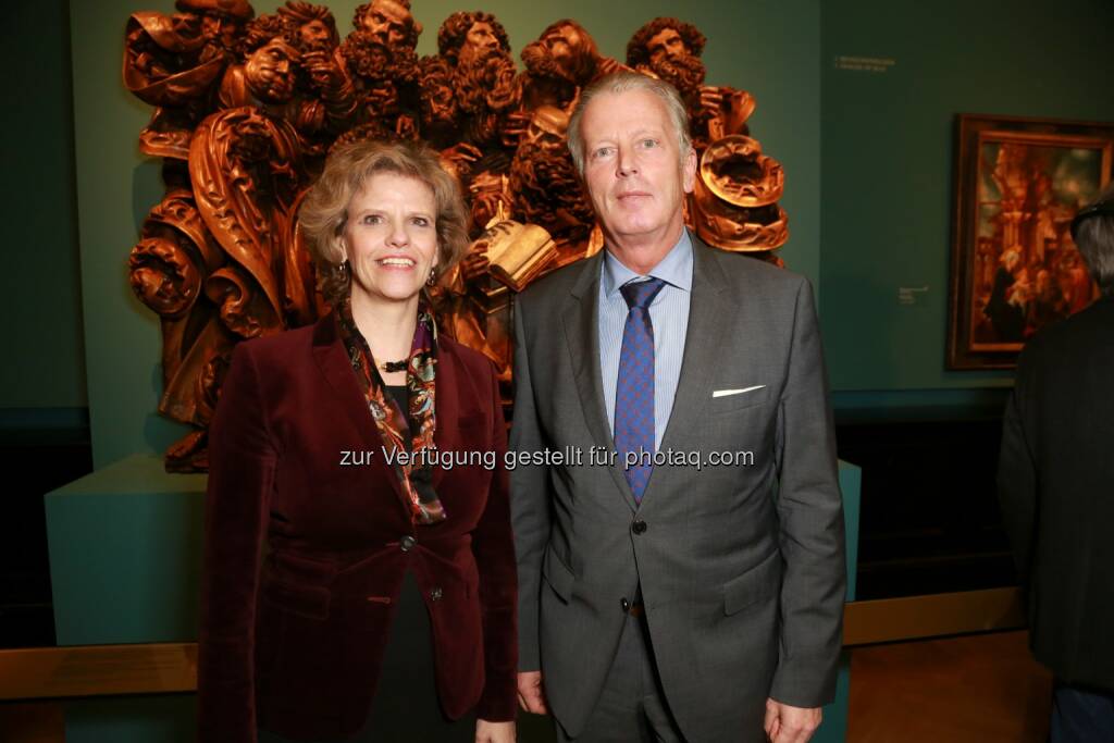 Sabine Haag, Generaldirektorin Kunsthistorisches Museum und Reinhold Mitterlehner, Vizekanzler und Bundesminister für Wissenschaft, Forschung und Wirtschaft: Vizekanzler Mitterlehner eröffnete die „Fantastischen Welten“ im Kunsthistorischen Museum, © Aussendung (18.03.2015) 