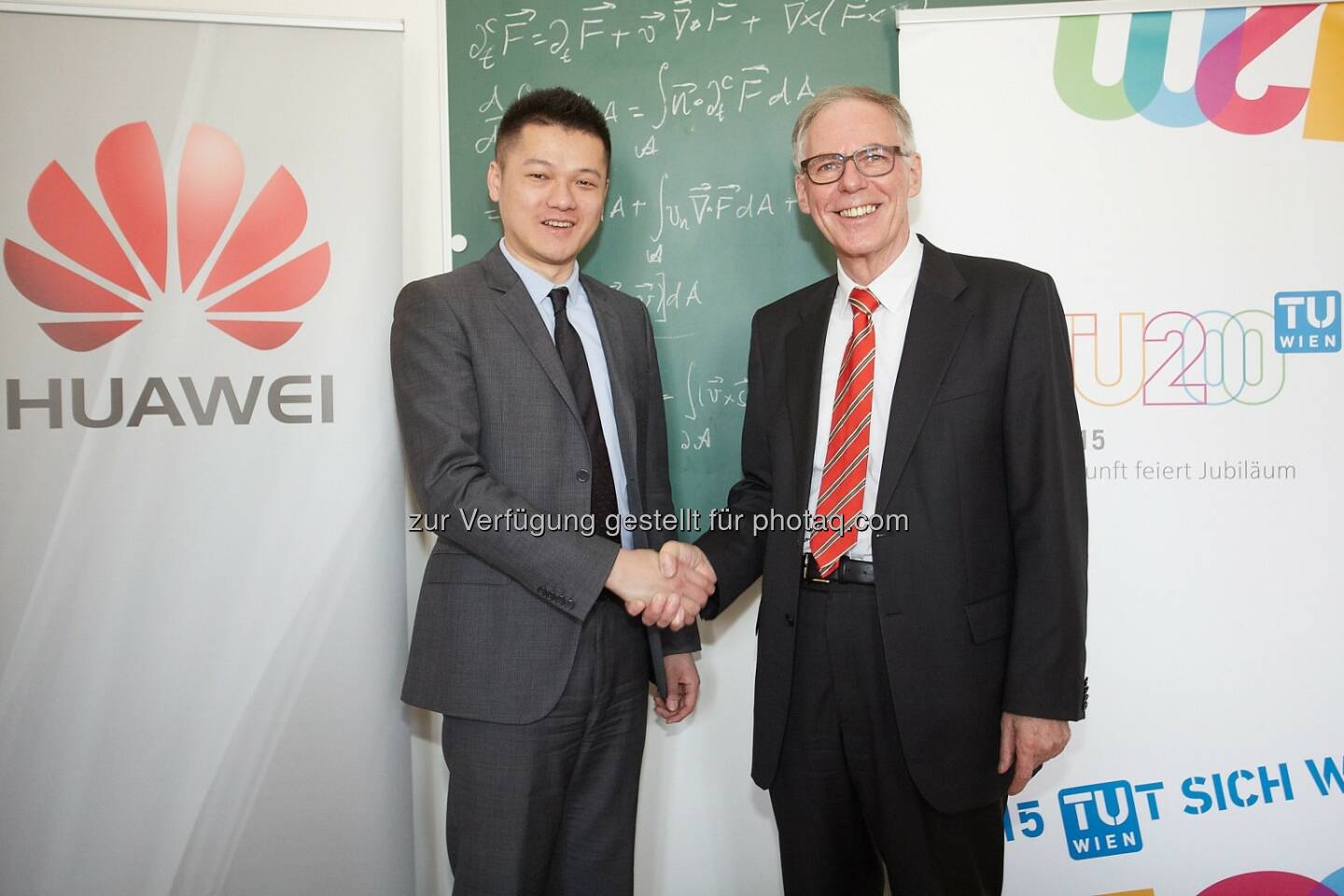 Jay Peng, CEO Huawei Technologies Austria und Adalbert Prechtl, Vizerektor für Lehre: Huawei Technologies Austria GmbH: Huawei startet Studentenprogramm „Telecom Seeds for the Future“