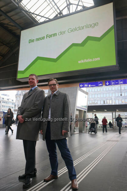 Carsten Lütke-Bornefeld (L&S), Andreas Kern (wikifolio), - wikifolio - Die neue Form der Geldanlage, Zürich Hauptbahnhof (24.03.2015) 