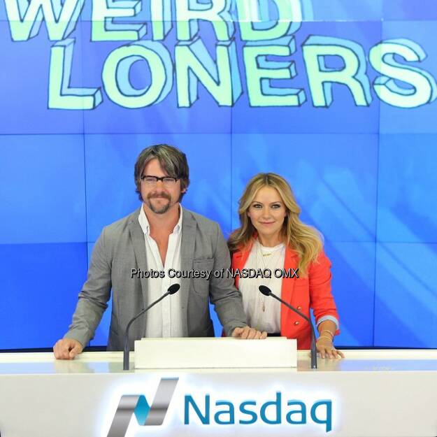 @WeirdLoners stars, Becki Newton and Zach Knighton ring the @Nasdaq Closing Bell! $FOXA #BeckiNewton #ZachKnighton  Source: http://facebook.com/NASDAQ (27.03.2015) 