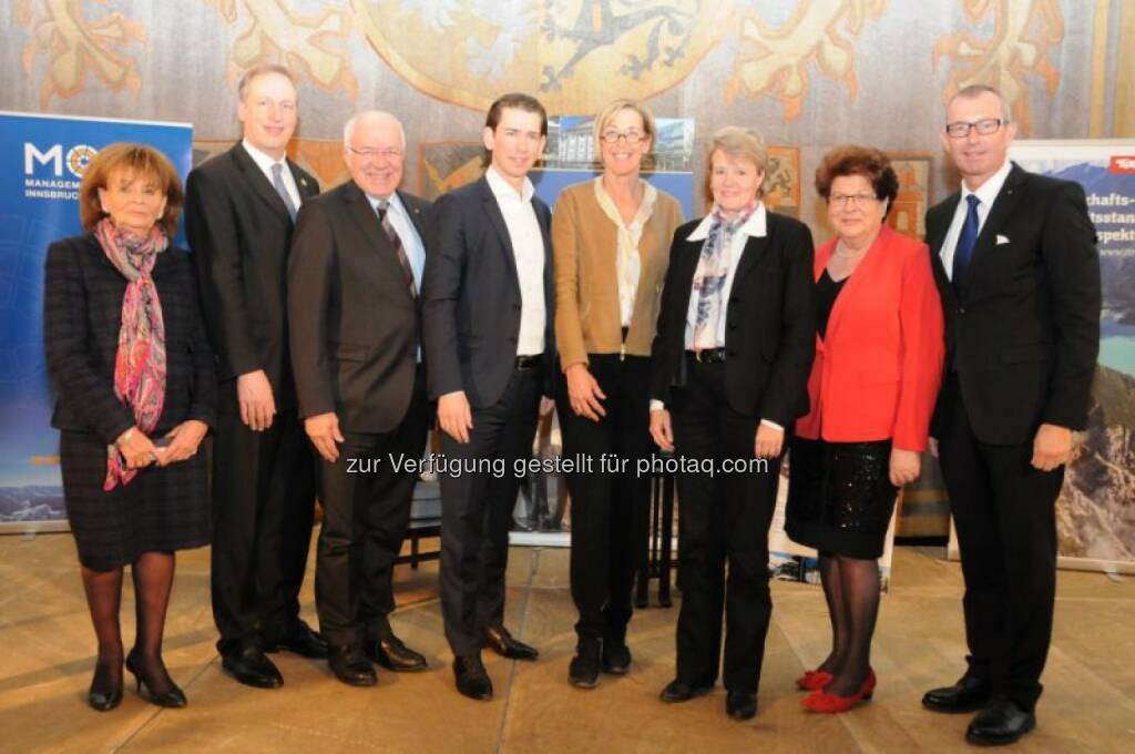 Charlotte Knoblock (Präsidentin der Israelitischen Kultusgemeinde München und Oberbayern), DFK-Vorsitzender Yorck Schmidt, Tiroler Landtagspräsident Herwig van Staa, Bundesminister Sebastian Kurz, Rektorin Helga Fritsch (Medizinische Universität Innsbruck), Vizerektorin Sabine Schindler (Leopold-Franzens-Universität Innsbruck), Präsidentin Barbara Stamm (Bayerischer Landtag), MCI-Rektor Andreas Altmann - Universitäten treffen Freunde - Let's go Munich! (Bild: MCI), © Aussendung (30.03.2015) 