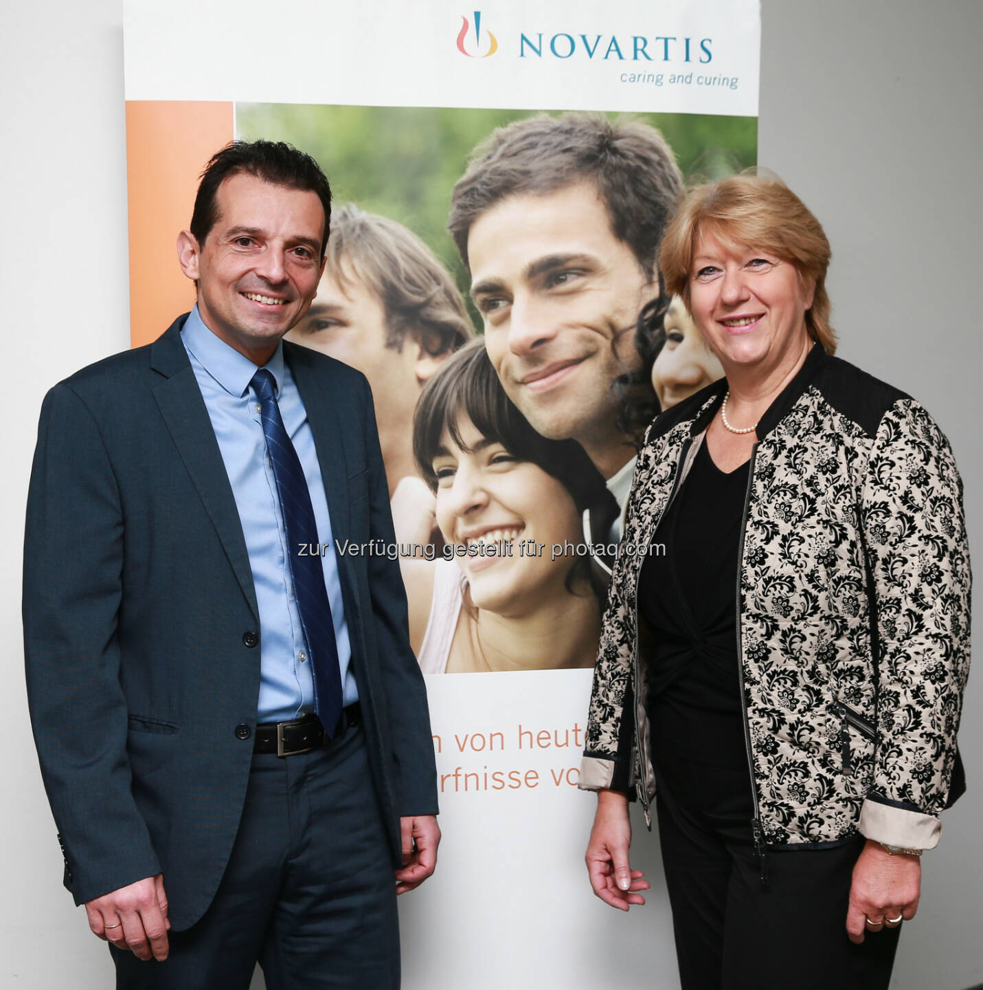 Christa Wirthumer-Hoche besuchte Novartis Austria am Standort Wien und wurde von Country President George Zarkalis willkommen geheißen - Regelmäßiger Austausch wichtig, um Patienten innovative Therapien bringen zu können (Bild: Jürg Christandl/Novartis)
