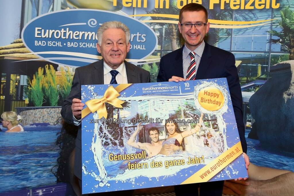 OÖ-Thermenholding Aufsichtsratsvorsitzender LH Josef Pühringer und Eurothermen-Generaldirektor Markus Achleitner freuen sich auf das Jubiläumsjahr 2015 Eurothermen (Bild Andreas Maringer/EurothermenResorts), © Aussendung (01.04.2015)