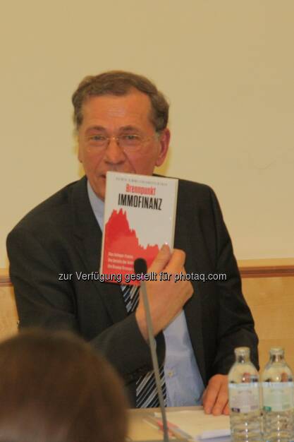 Wilhelm Rasinger, Immofinanz Buch, © IVA (20.02.2013) 