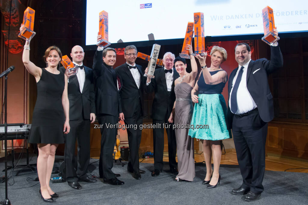 Claudia Schleifer, Deba Bauträger Gesellschaft m.b.H. (Small Diamond); Gerald Wölfer, Brichard Immobilen GmbH (Junior Cäsar); Stefan Wernhart, EHL Immobilien GmbH (Makler); Hans Jörg Ulreich, Ulreich Bauträger GmbH (Bauträger); Gunter Eisert, ehemals Immoconsult Leasinggesellschaft m.b.H. (Auszeichnung für das Lebenswerk). Sandra Bauernfeind, EHL Immobilien Management GmbH (Real Estate Services), Daniela Witt-Dörring, Weber & Co. Rechtsanwälte GmbH (Real Estate Consultant), Daniel Riedl, Buwog group : epmedia Werbeagentur GmbH: Immoaward 2014 – …and the Cäsar® goes to..., © Aussendung (10.04.2015)