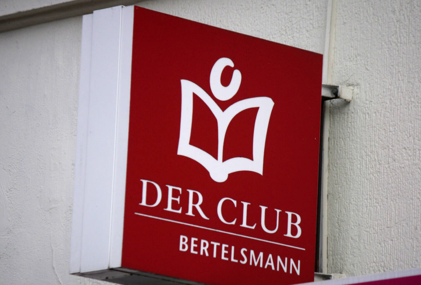 Bertelsmann, Der Club, Buch, Bücher <a href=http://www.shutterstock.com/gallery-320989p1.html?cr=00&pl=edit-00>360b</a> / <a href=http://www.shutterstock.com/editorial?cr=00&pl=edit-00>Shutterstock.com</a>