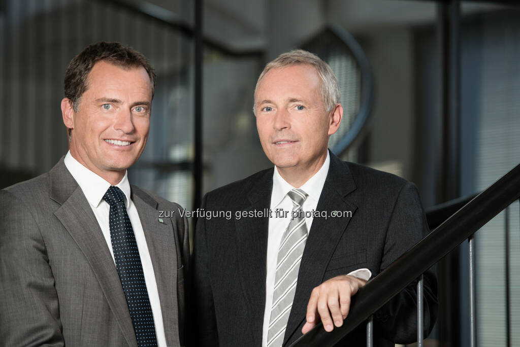 Vorstandssprecher Christian Purrer (re.) und Vorstandsdirektor Olaf Kieser legen Bilanz 2014 der Energie Steiermark vor., © Aussender (17.04.2015) 