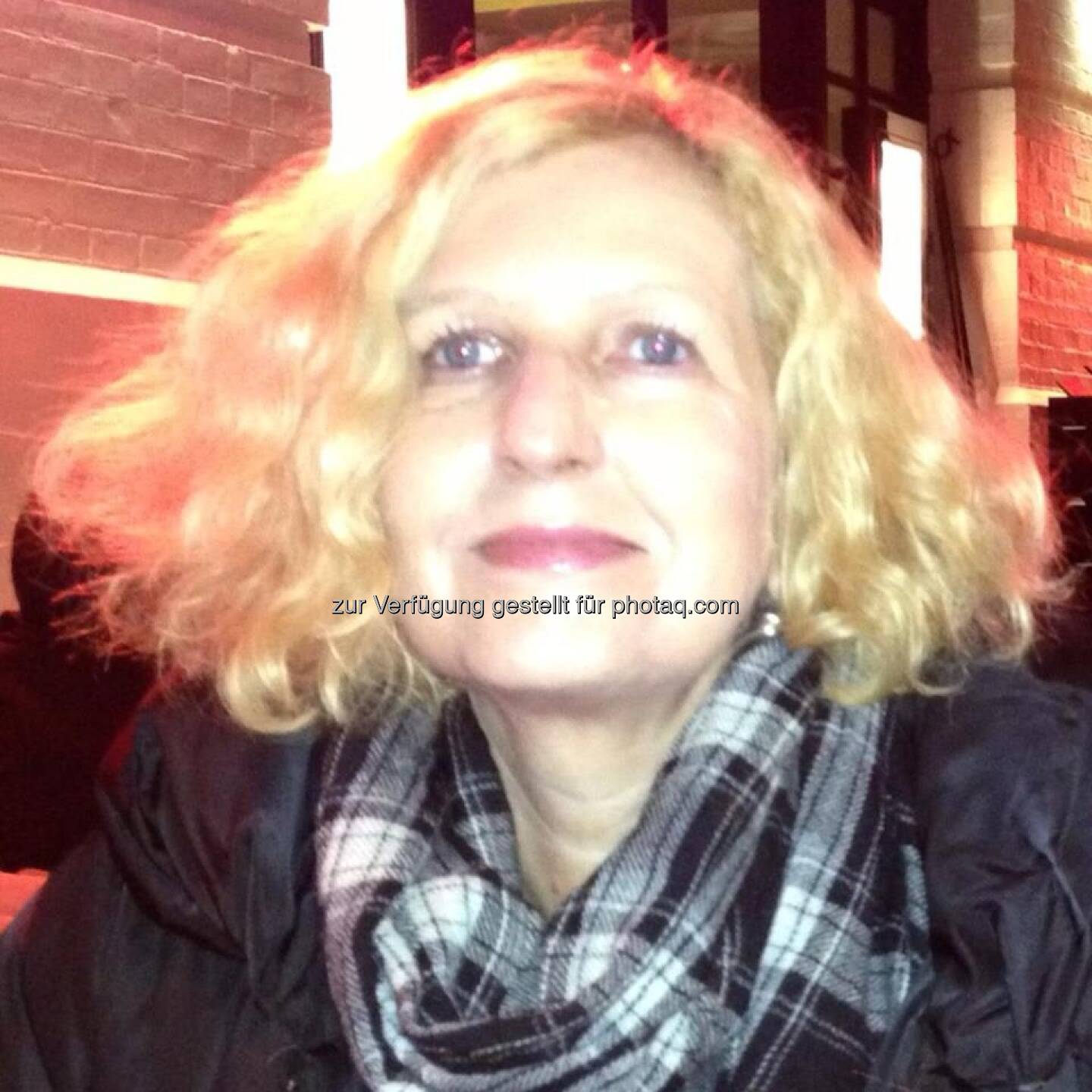 Angela Sellner, Wirtschaftsjournalistin (23. Februar) - finanzmarktfoto.at wünscht alles Gute!