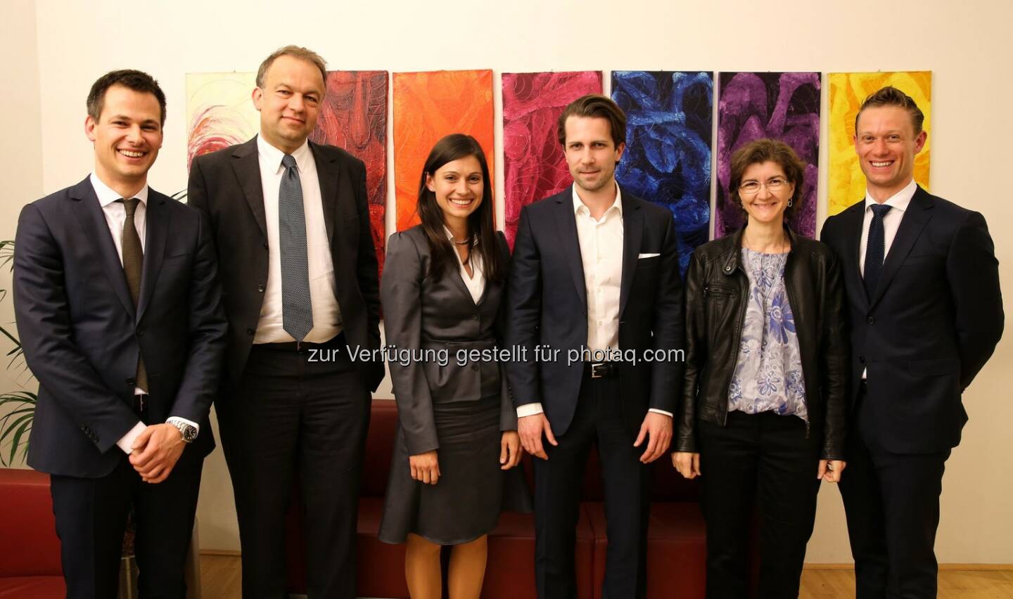 Gastgeber Rechtsanwalt Philipp Dumfarth, designierter JKU-Rektor Meinhard Lukas, Julia Dumfarth, Matthias Pinter, Isabella Staska-Finger, Gastgeber Simon Klausberger (Rechtsanwaltsanwärter Kanzlei Dumfarth): Am 23. April 2015 fand in den Räumlichkeiten der Rechtsanwaltskanzlei Dumfarth in Linz eine Podiumsdiskussion über die neue Medizinische Fakultät (MED) der Johannes Kepler Universität (JKU) Linz statt, die im Herbst 2014 offiziell gegründet wurde. Dekan Meinhard Lukas, designierter Rektor der JKU und MED-Projektleiter der JKU, diskutierte mit zwei jungen MedizinerInnen darüber, wie in Oberösterreich in den nächsten Jahren ein attraktiver medizinischer Forschungsstandort geschaffen werden kann und welche Rahmenbedingungen junge MedizinerInnen benötigen, um wissenschaftliche Spitzenleistungen erbringen zu können.