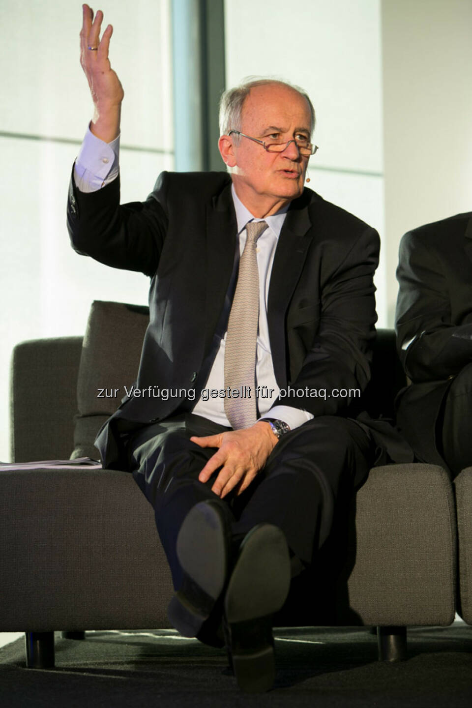 Karl Sevelda (Vorstandsvorsitzender Raiffeisen Bank International), http://blog.immofinanz.com/de/2015/04/21/talk-im-tower-die-vierte-russland-die-sanktionen-und-die-folgen/
