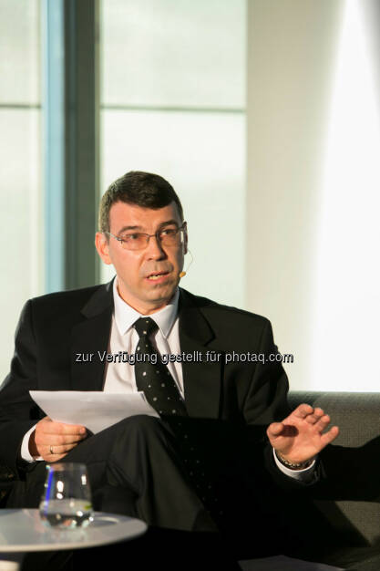 Wladimir Kruschkow (Erster Botschaftsrat, Botschaft der Russischen Föderation in Österreich) http://blog.immofinanz.com/de/2015/04/21/talk-im-tower-die-vierte-russland-die-sanktionen-und-die-folgen/
, © Martina Draper für Immofinanz (28.04.2015)