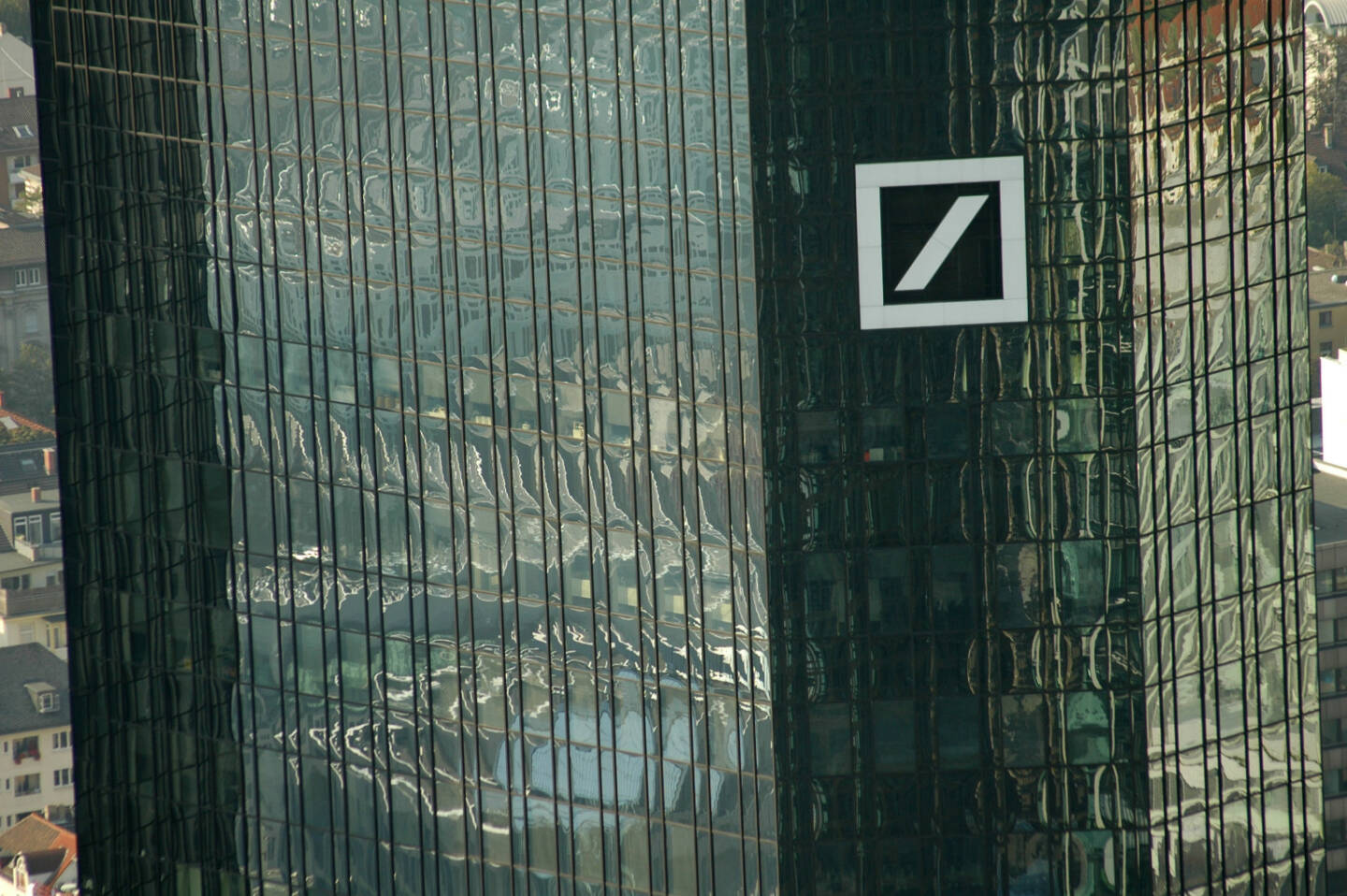 Deutsche Bank, Logo, Headquarter <a href=http://www.shutterstock.com/gallery-320989p1.html?cr=00&pl=edit-00>360b</a> / <a href=http://www.shutterstock.com/editorial?cr=00&pl=edit-00>Shutterstock.com</a>