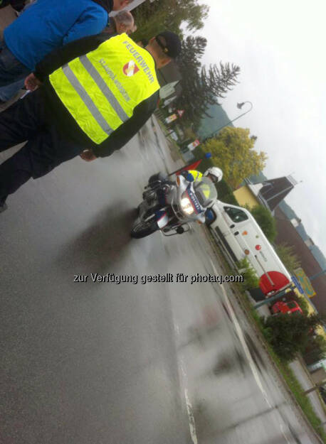 Gran Fondo Giro d'Italia Vienna 2015, Feuerwehr, Polizei, © Markus Dreier (04.05.2015) 