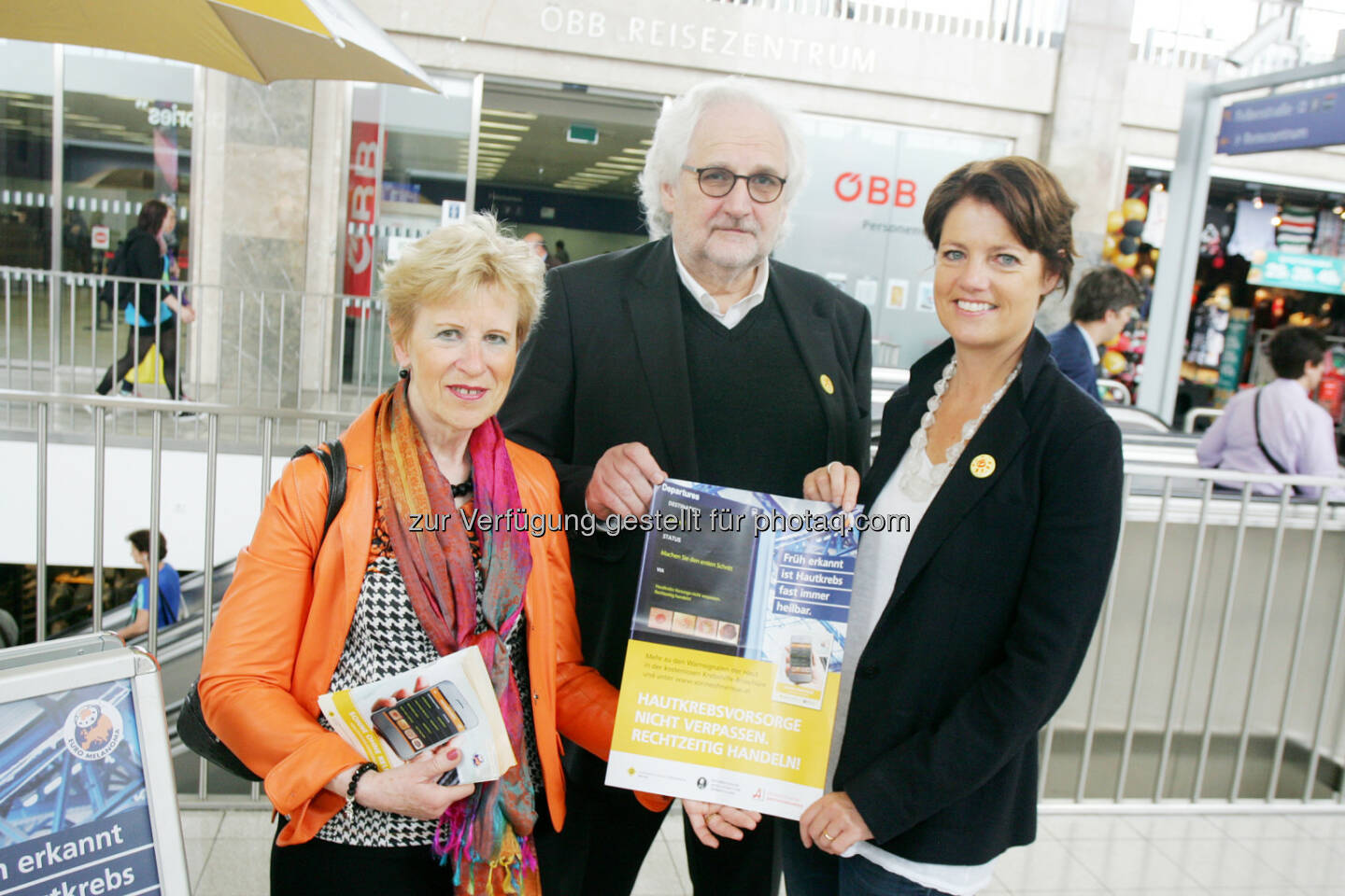 Angelika Stary (Präsidentin ÖGD), Hubert Pehamberger (Vorstand der Universitätsklinik für allgemeine Dermatologie Universität Wien) und Martina Löwe (GF Österreichische Krebshilfe): Österreichische Krebshilfe: 4. Mai: European Melanoma-Day