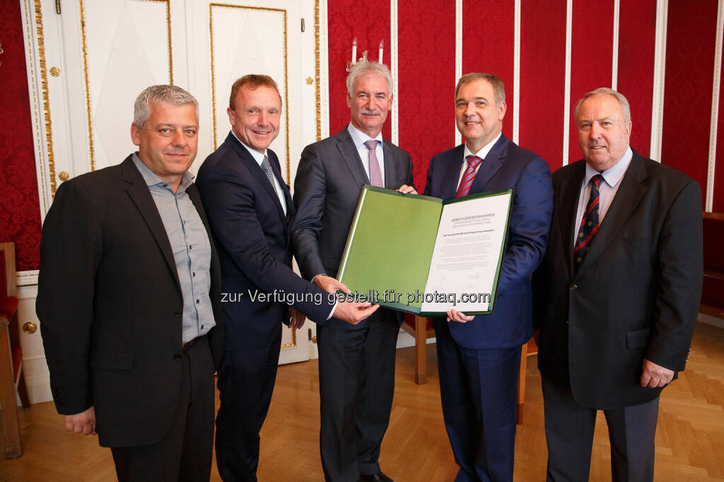 Hans Arsenovic (Grüne Wirtschaft), Reinhard Pisec (FPÖ pro Mittelstand), Fritz Strobl (Sozialdemokratischer Wirtschaftsverband), Walter Ruck (Österreichischer Wirtschaftsbund), Karl Ramharter (Fachliste der gewerblichen Wirtschaft-RFW): Wirtschaftskammer Wien: Walter Ruck einstimmig an Spitze der Wiener Wirtschaftskammer bestätigt (06.05.2015)