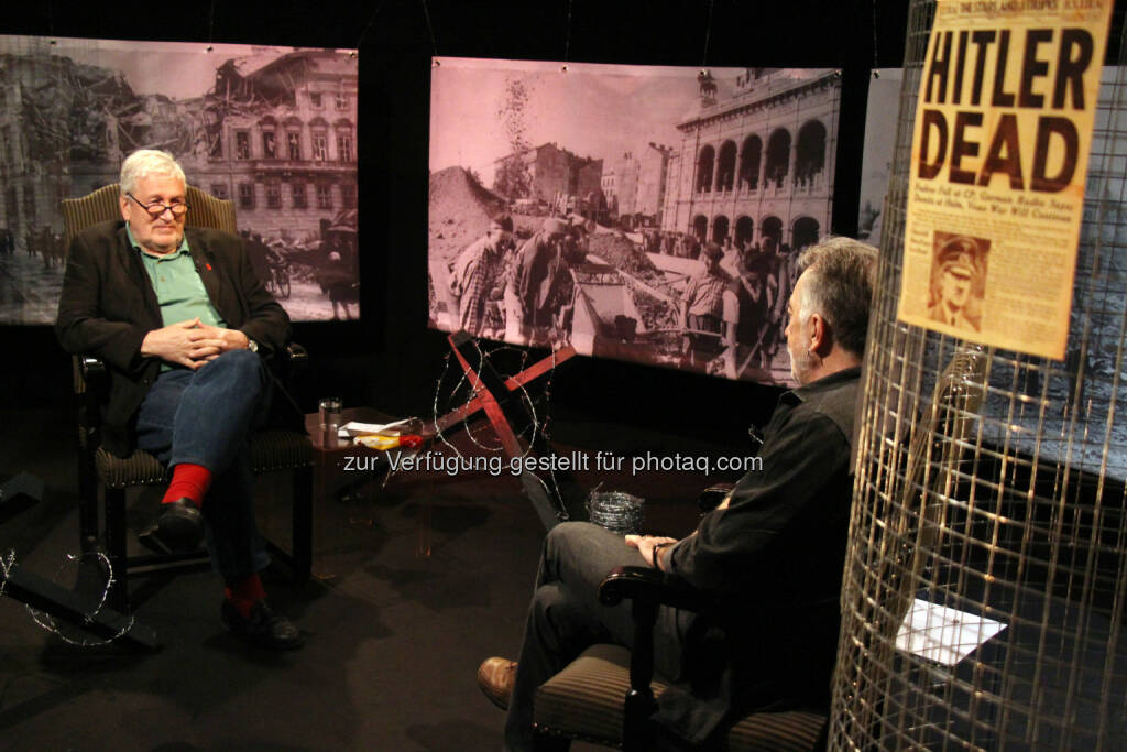 Richard Richter (r.) im Gespräch mit dem Architekten und Stadtplaner Klaus Steiner: Okto - Community TV-GmbH: 1945-2015: ein Themenabend auf Okto, © Aussendung (06.05.2015) 