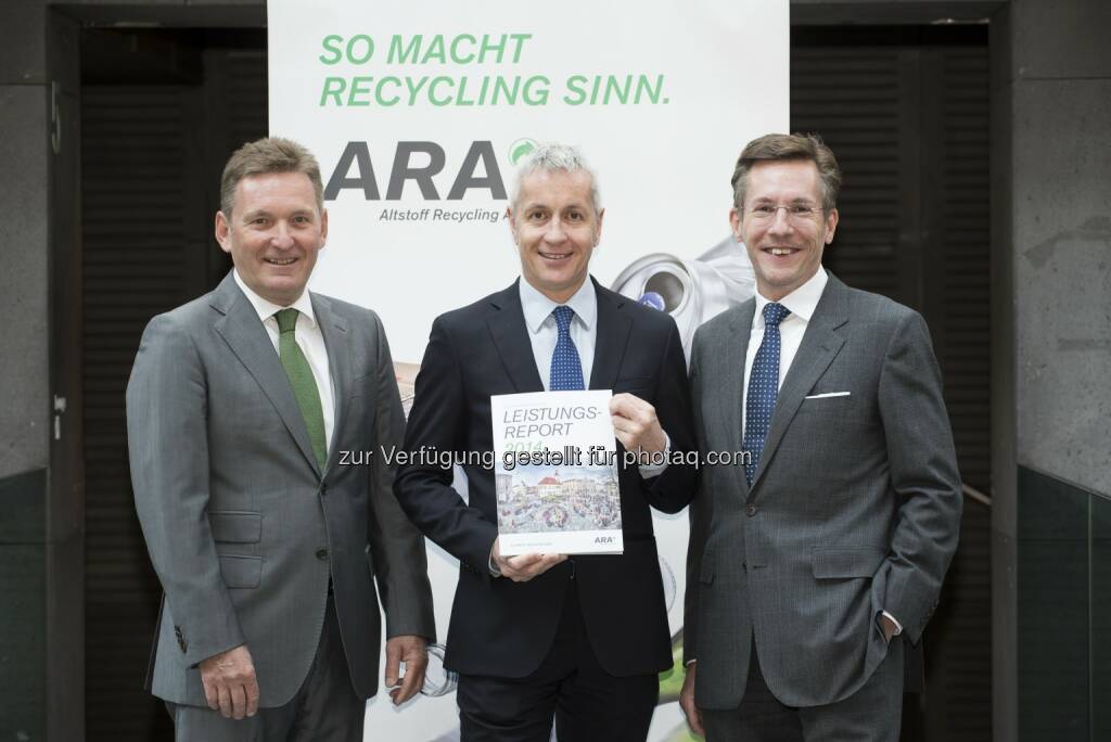 Werner Knausz (Vorstand ARA), Alfred Berger (Aufsichtsratsvorsitzender ARA) und Christoph Scharff (Vorstand ARA): ARA Altstoff Recycling Austria AG: Getrennte Verpackungssammlung – Bilanz 2014: ARA im Recycling-Hoch, © Aussender (12.05.2015) 