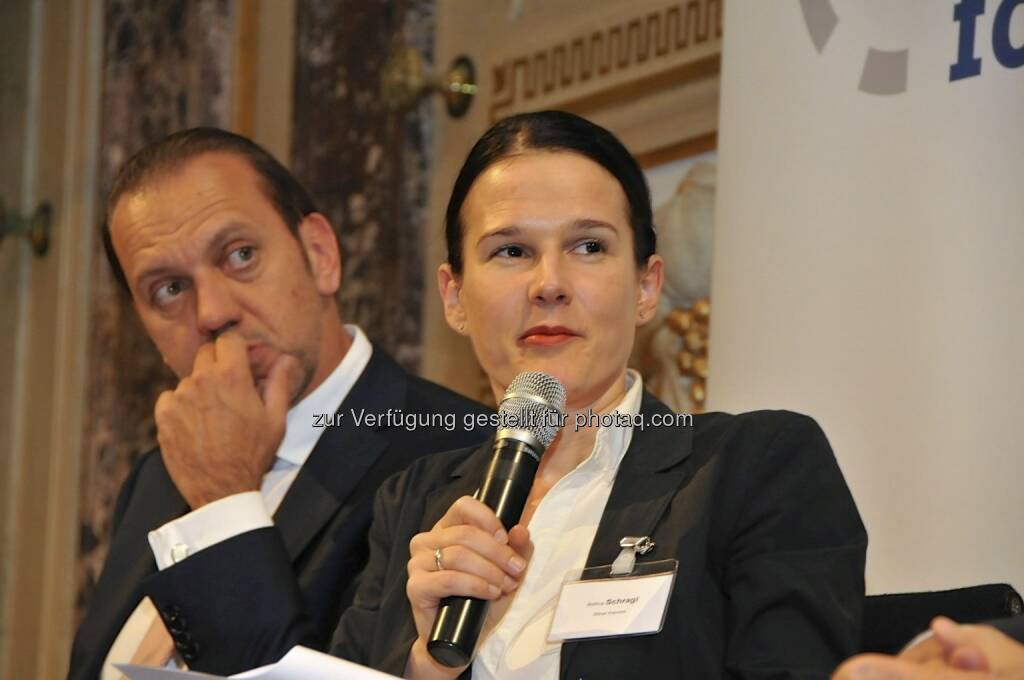 Werner Hoffmann (Contrast Management), Bettina Schragl (Börse Express) (15.12.2012) 