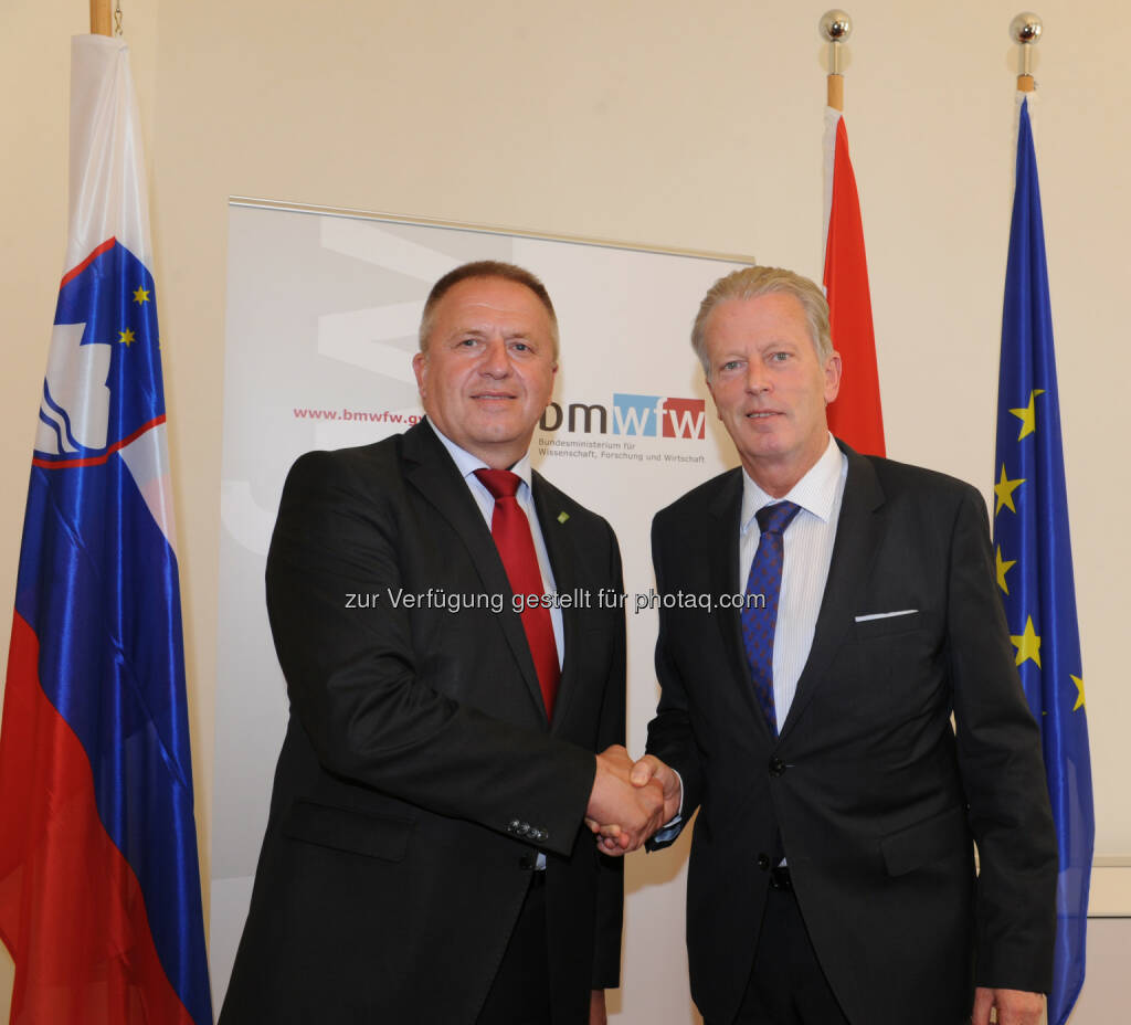 Zdravko Počivalšek und Reinhold Mitterlehner: Bundesministerium für Wissenschaft, Forschung und Wirtschaft: Mitterlehner traf slowenischen Wirtschaftsminister Počivalšek (18.05.2015) 