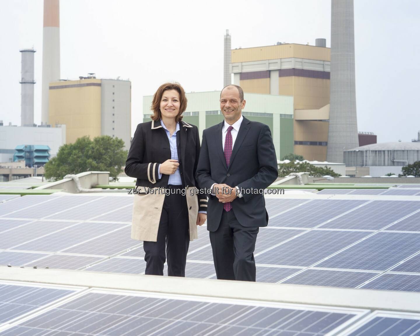 Susanna Zapreva (Geschäftsführerin Wien Energie), Gerald König (LGV-Vorstand): Wien Energie GmbH: Doppelt ökologisch - mehr Solarstrom für Wiener Gemüse
