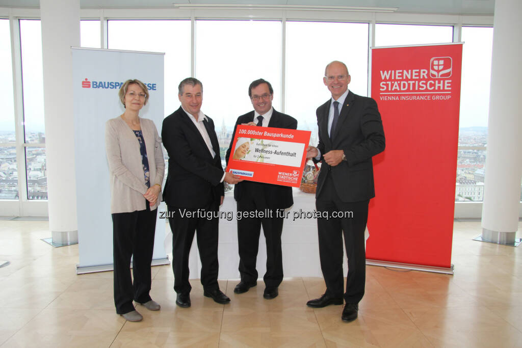 Eva-Maria Truth, Peter Truth, Josef Schmidinger, Generaldirektor s Bausparkasse, Ralph Müller, Vertriebsvorstand Wiener Städtische: Wiener Städtische Versicherung AG: Wiener Städtische Versicherung und s Bausparkasse feierten den 100.000sten Bausparkunden, © Aussendung (26.05.2015)