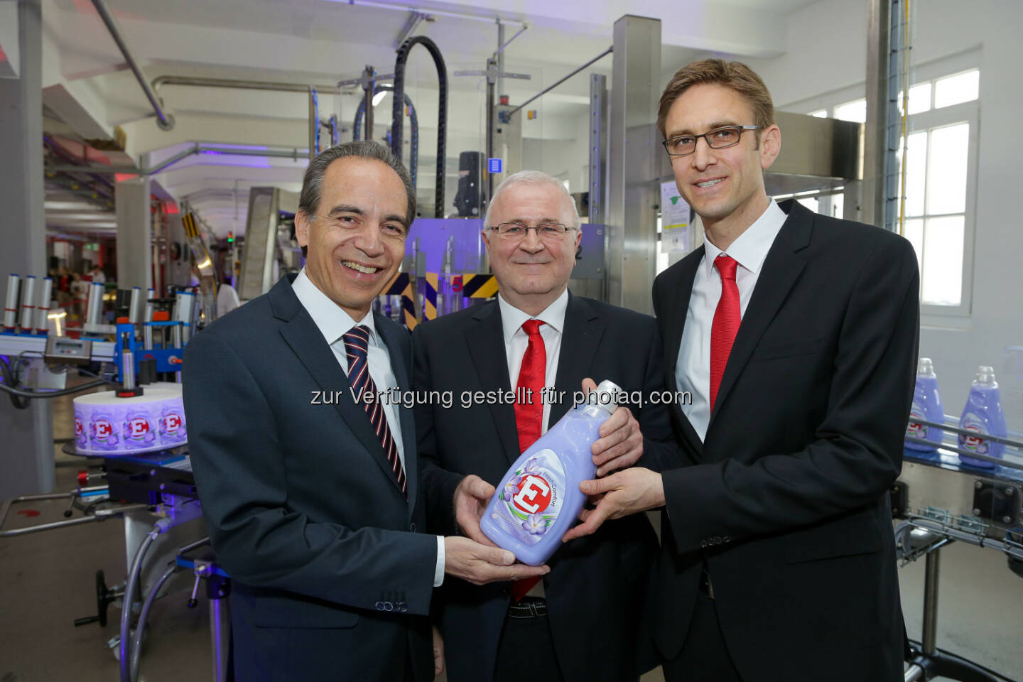 Günter Thumser, Präsident Henkel CEE, Alfred Smyrek, Werksleiter Wien, Mattias Thraen, Production Steering CEE: Henkel Central Eastern Europe: Henkel baut sein Werk Wien weiter aus, (C) Henkel