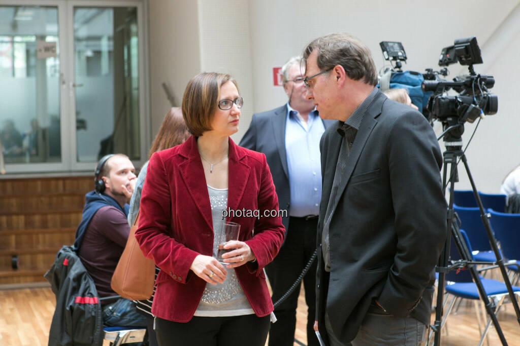 Gabriele Zgubic (AK Wien) im Gespräch, © photaq/Martina Draper (01.06.2015) 