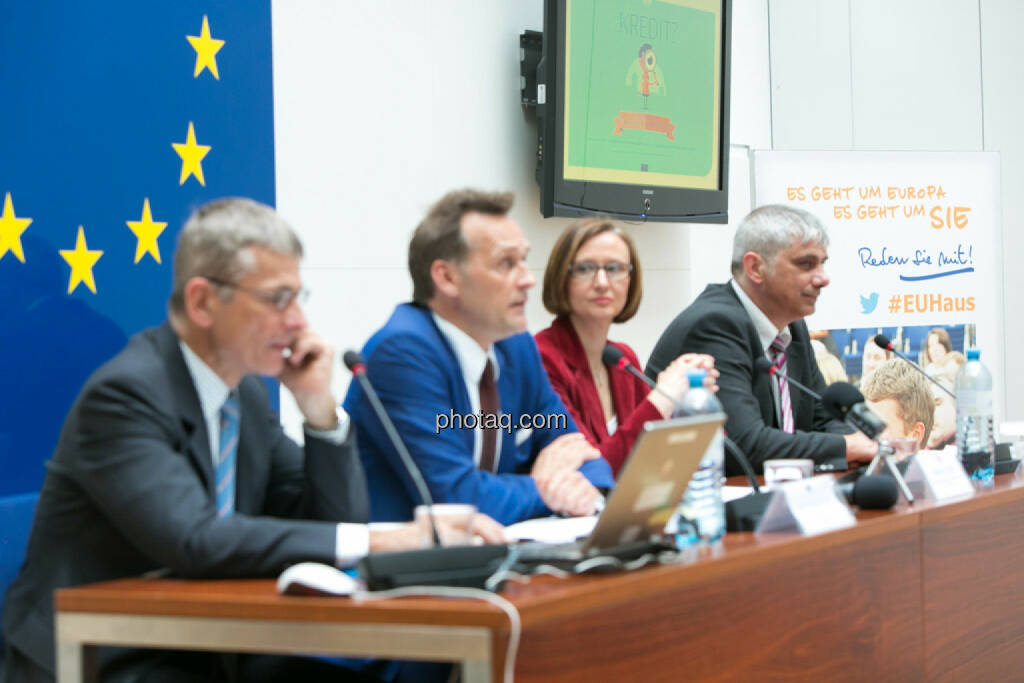 Heinz Miko (EU-Kommission Vertretung in Ö), Johann Sollgruber (Leiter der Vertretung der EU-Kommission in Ö), Gabriele Zgubic (AK Wien), Bernd Lausecker (VKI), © photaq/Martina Draper (01.06.2015) 