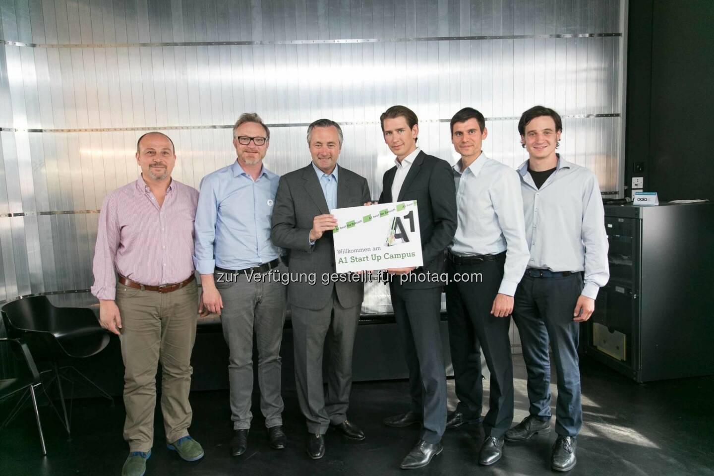 Andrea Galizia (CEO Keynto) , Christian Adelsberger (CEO Parkbob), Hannes Ametsreiter (Generaldirektor A1), Außenminister Sebastian Kurz, Domagoj Dolinsek (CEO DefectRadar), Daniela Marischka (CEO Flatout Technologies): Außenminister Sebastian Kurz und A1 CEO Hannes Ametsreiter eröffnen den A1 Start Up Campus in Wien, (C) A1/APA-Fotoservice/Hinterramskogler