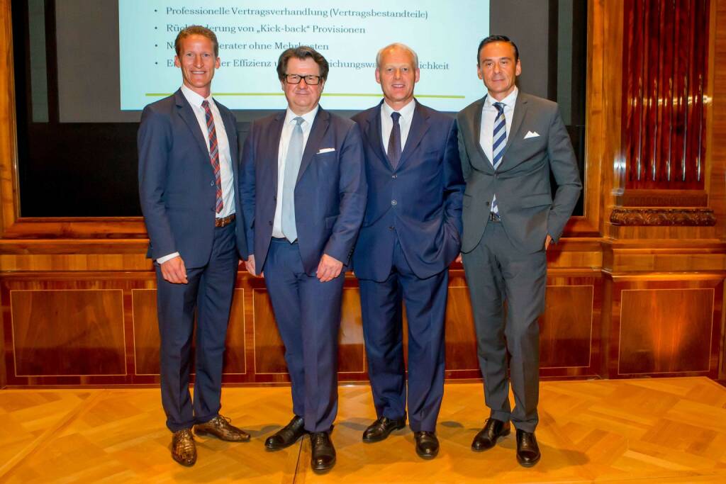 Sven E. Rischko (Gründer Multi Family Office Kronos Advisory), Axel Sima (Chief Investment Officer der Generali Gruppe), Kronos Advisory Geschäftsführer Charles van Erp, Roland Wöginger (Kronos Advisory): Auf Einladung des Multi Family Office Kronos Advisory in Wien analysiert Axel Sima Chancen und Risiken der aktuellen EZB Geldpolitik und den daraus resultierenden Einfluss auf zukünftige Veranlagungsergebnisse. (12.06.2015) 