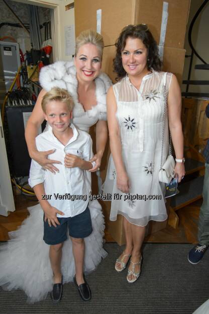 Annely Peebo (Die Schneekönigin) mit Sohn, Anna Netrebko, (C) ViennaPress / Andreas Tischler (14.06.2015) 