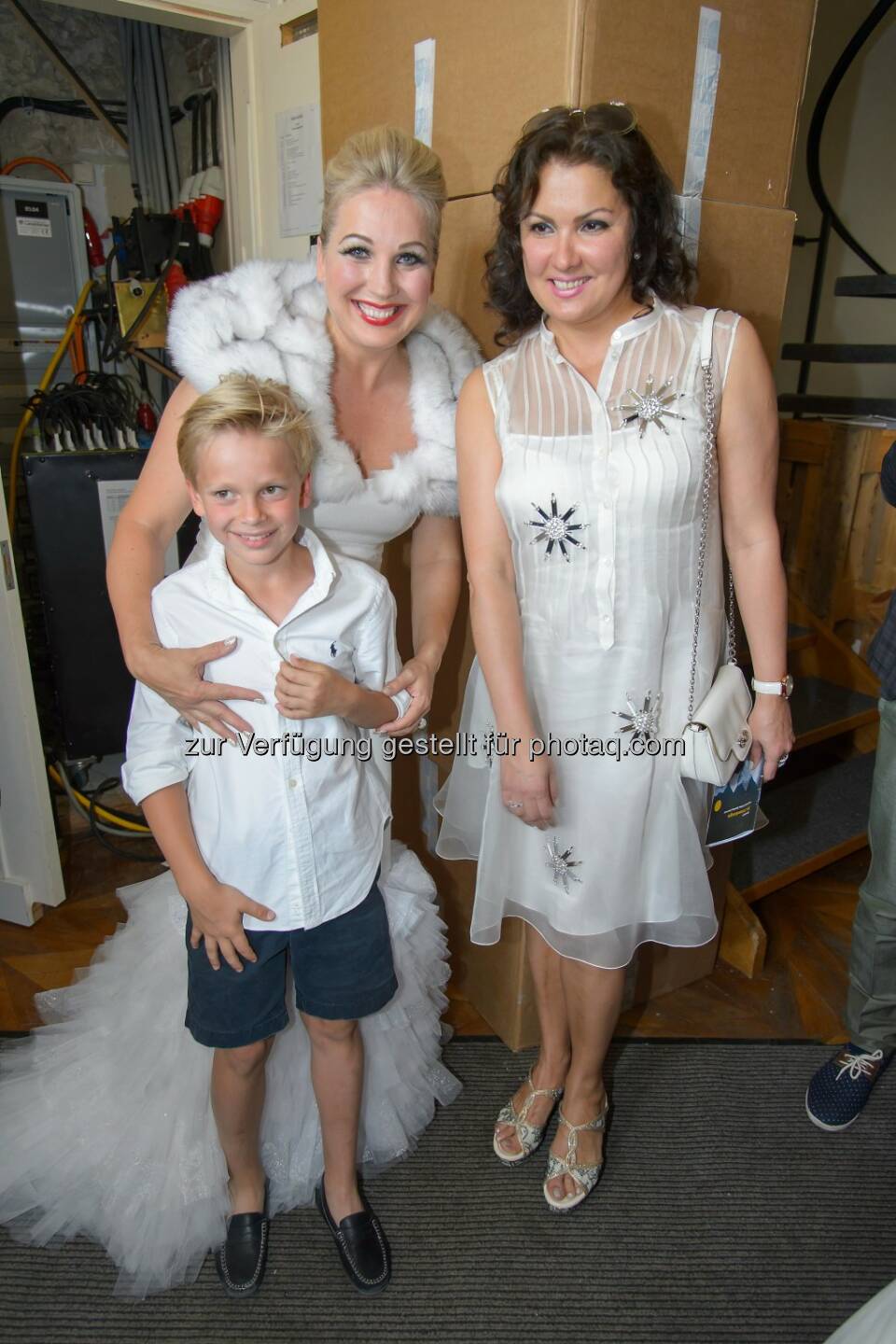 Annely Peebo (Die Schneekönigin) mit Sohn, Anna Netrebko, (C) ViennaPress / Andreas Tischler