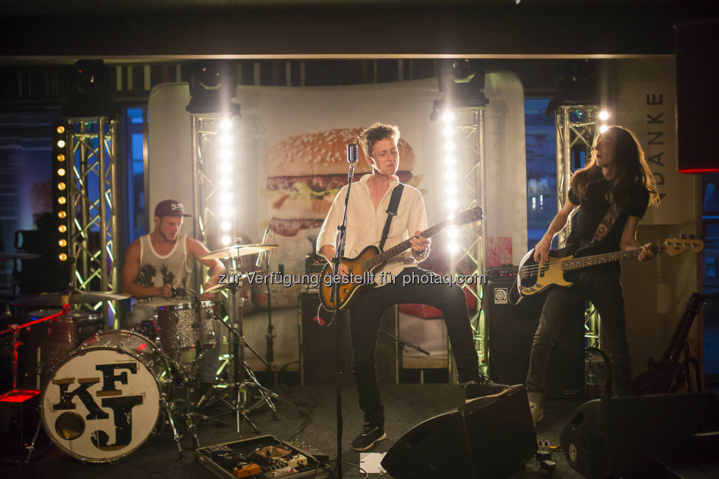 Die Rockband Kaiser Franz Josef spielte im McDonald's Restaurant in Klagenfurt auf.