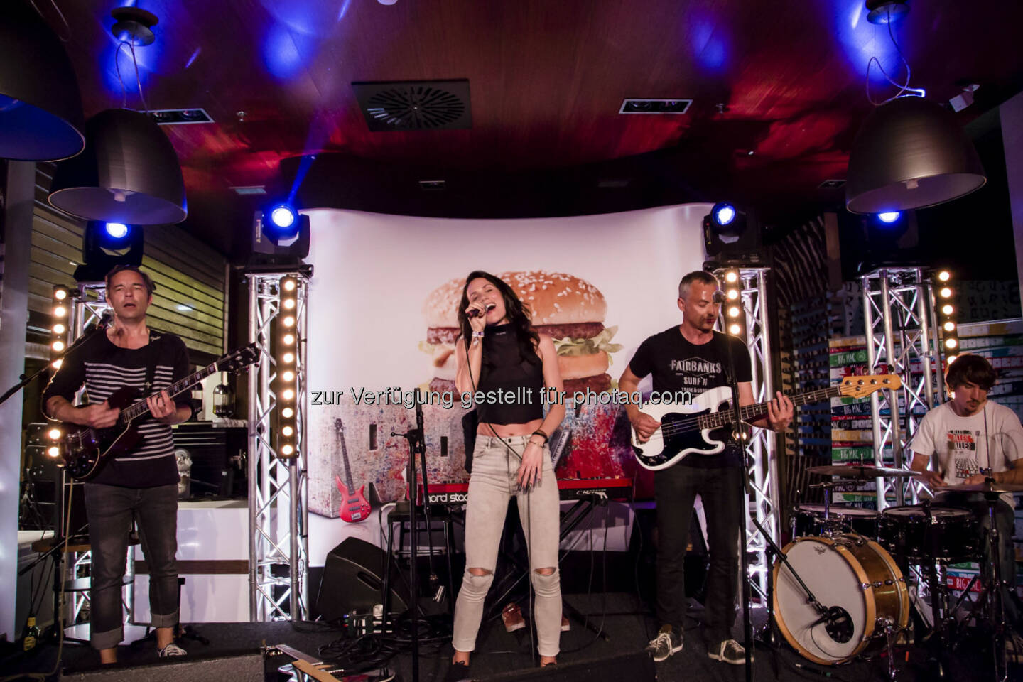 Kathi Kallauch gab ein exklusives Konzert im McDonald’s Restaurant Graz-Seiersberg