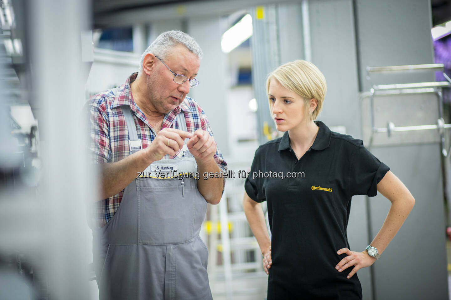 Continental - Mit knapp 2.100 jungen Menschen werden Ende 2015 so viele Talente wie noch nie bei Continental in einer Ausbildung stehen. Ab Herbst dieses Jahres starten dabei rund 640 junge Menschen ihre berufliche Zukunft als „ContiAzubis“ oder „ContiBachelors“. Ihnen werden 19 Ausbildungs- und 16 duale Studiengänge an über 30 Continental-Standorten angeboten. Zusätzlich fördert Continental deutschlandweit 19 Jugendliche mit einer einjährigen Einstiegsqualifizierung. (C) Continental