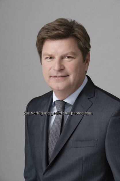 Unibail-Rodamco Österreich Country Manager Thomas Heidenhofer: Loebell Nordberg: Neues Qualitätssiegel: Shopping City Süd ist erstes
4-Sterne Einkaufszentrum Österreichs, (C) Unibail-Rodamco, © Aussender (23.06.2015) 