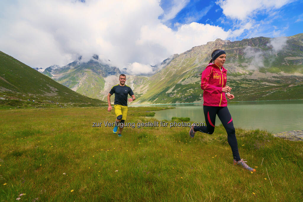 Tourismusverband Pitztal: Spitzen-Events für Läufer am Dach Tirols. Über 300 Kilometer Wege, darunter 120 Kilometer eigens markierte Trail Running-Strecken mit Übersichtskarte und kostenlosen Info-Foldern, stehen bereit für Gipfelsiege und ausdauernde Trainingseinheiten abseits asphaltierter Straßen. © TVB Pitztal/Horst von Bohlen
, © Aussender (25.06.2015) 