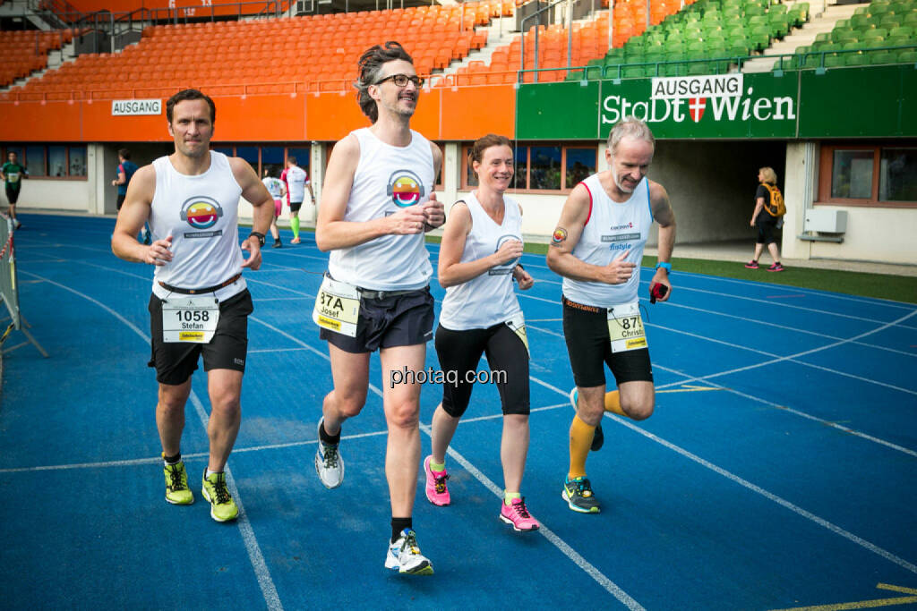 Stefan Kratzsch (Deutsche Bank), Josef Chladek, Martina Draper, Christian Drastil, © photaq/Ludwig Hartweger/Martina Draper/div.Handypics (26.06.2015) 