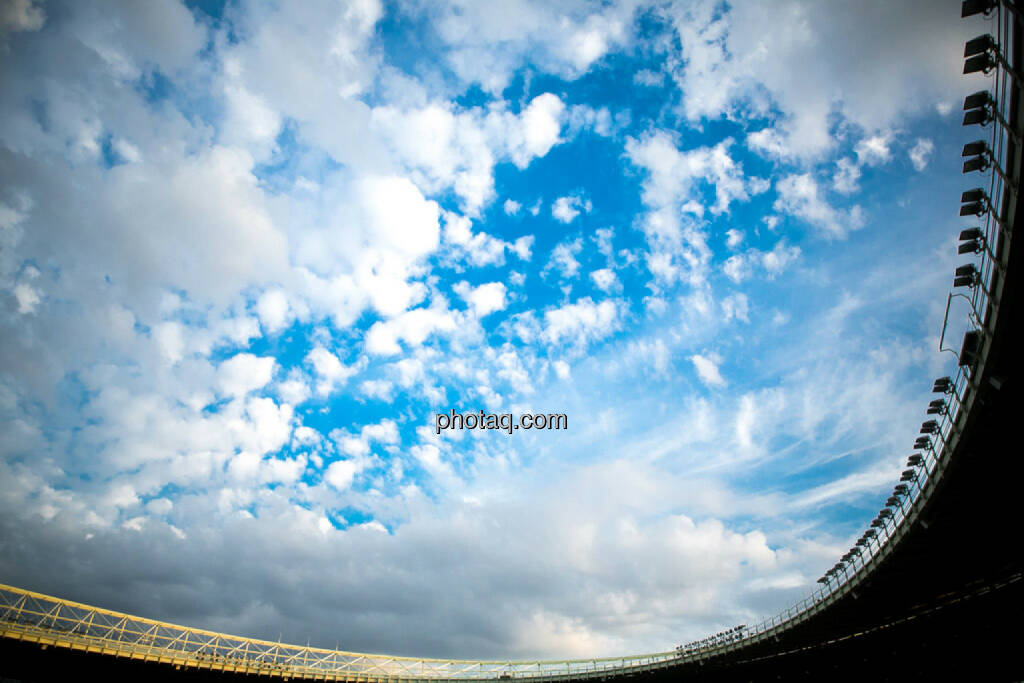 Himmel, Wolken, Ernst Happel Stadion, © photaq/Ludwig Hartweger/Martina Draper/div.Handypics (26.06.2015) 