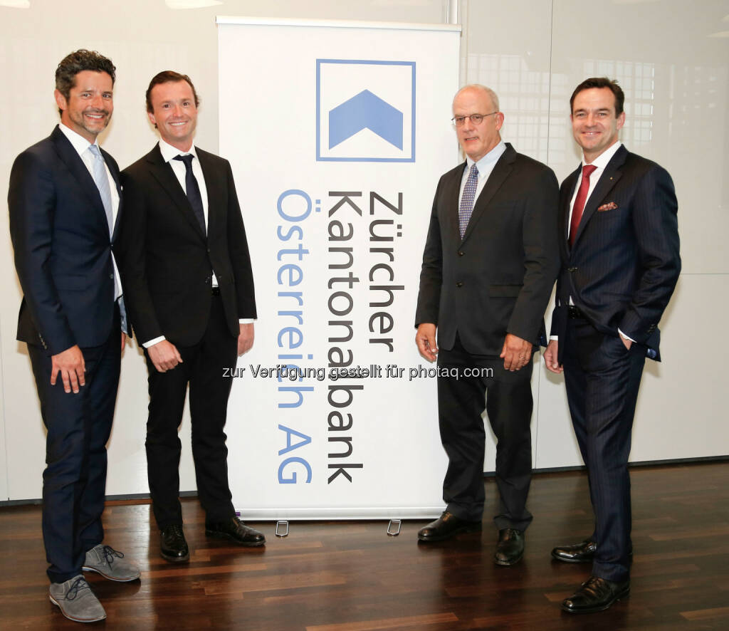 Manfred Wieland (Zürcher Kantonalbank Österreich AG), Johannes Zollner (Institut für Unternehmensrecht an der Karl-Franzens-Universität Graz), Rechtsanwalt Rudolf Fiebinger und Lucien Berlinger (Vorstand Zürcher Kantonalbank Österreich AG): Zürcher Kantonalbank Österreich AG lud Experten zu einer Diskussion zum Thema Stiftungen in Linz. (C) ZBK Österreich AG, © Aussender (26.06.2015) 