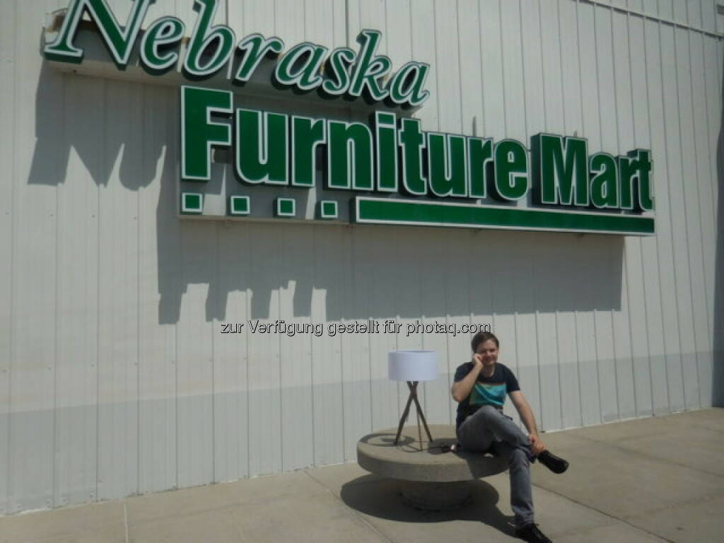 Der Nebraska Furniture Mart, einst von Mrs. B., Rose Blumkin, gegründet, gehört heute zum Imperium des Value Investors Warren Buffett, © Alois Alexander Greiner (30.06.2015) 