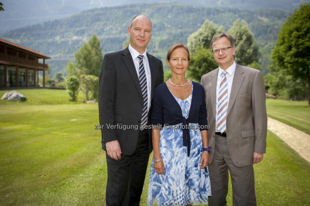 Dirk Strack, Mitglied der Geschäftsführung, Geschäftsführerin TAL-Gruppe Ulrike Andres, Andreas Landsteiner, Prokurist TAL Österreichwikopreventk GmbH: Transalpine Ölleitung: Durchsatz weiter auf hohem Niveau, © Aussendung (02.07.2015) 