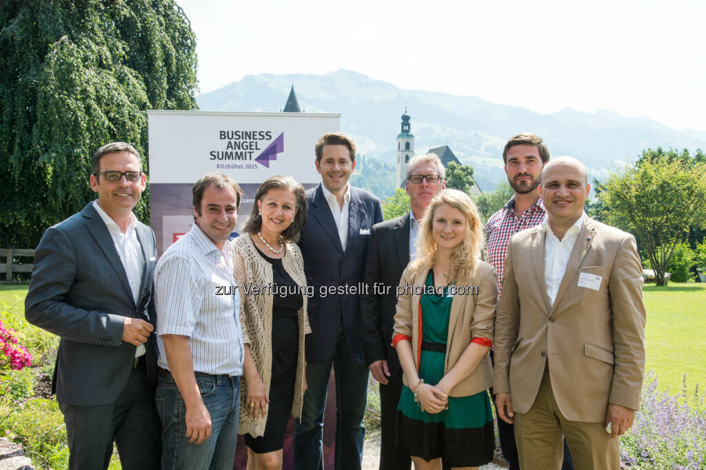 Harald Gohm (Standortagentur Tirol), Alois Bauer (Mattro Production GmbH), LRin Patrizia Zoller-Frischauf (Tiroler Landesregierung), Staatssekretär Harald Mahrer (BMWFW), Jürgen Popp (Capani Capital), Carina Wetzlhütter (Anyline), David Dengg (Anyline) und Bernhard Sagmeister (aws) - Standortagentur Tirol: Start-ups fangen Engel, 10 Top Start-ups, 81 Business Angels und ihre Beziehungsmanager bzw. Unterstützer matchen beim Business Angel Summit in Kitzbühel Ideen und Kapital (Bild: Georg Schönwiese, Standortagentur Tirol) (03.07.2015) 