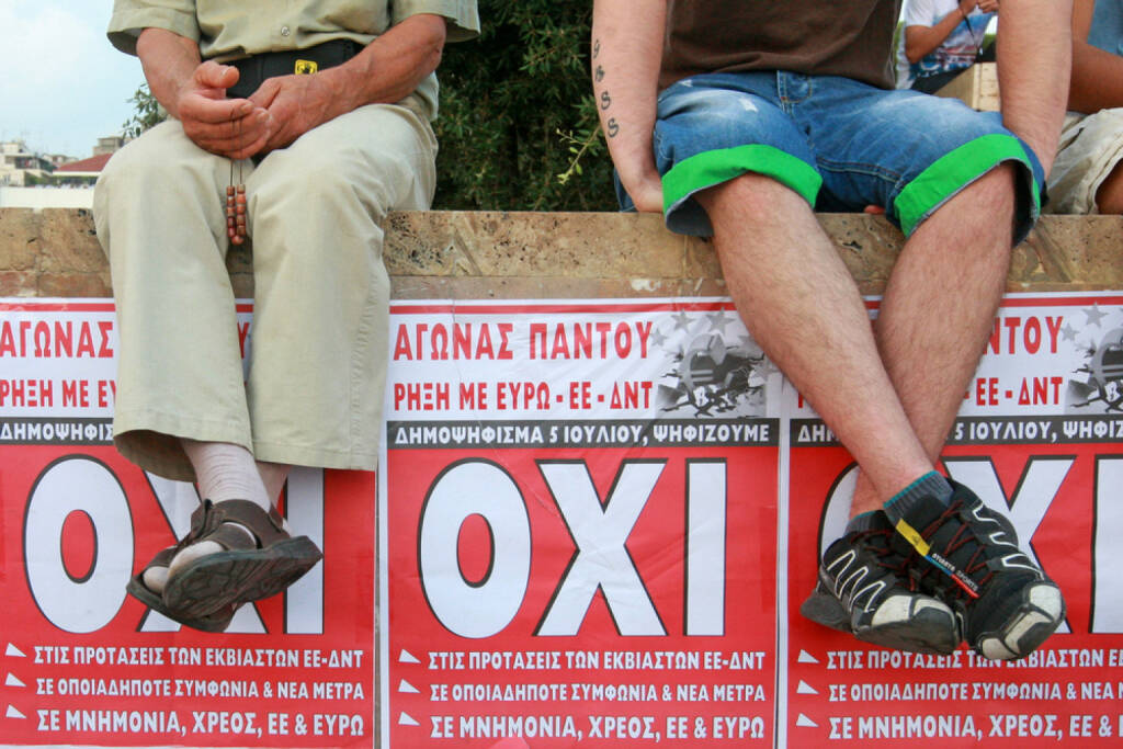 Oxi, Griechenland, Referendum, Beine, <a href=http://www.shutterstock.com/gallery-901930p1.html?cr=00&pl=edit-00>Yiorgos GR</a> / <a href=http://www.shutterstock.com/editorial?cr=00&pl=edit-00>Shutterstock.com</a>, Yiorgos GR / Shutterstock.com, © shutterstock.com/eigene Bilder (06.07.2015) 